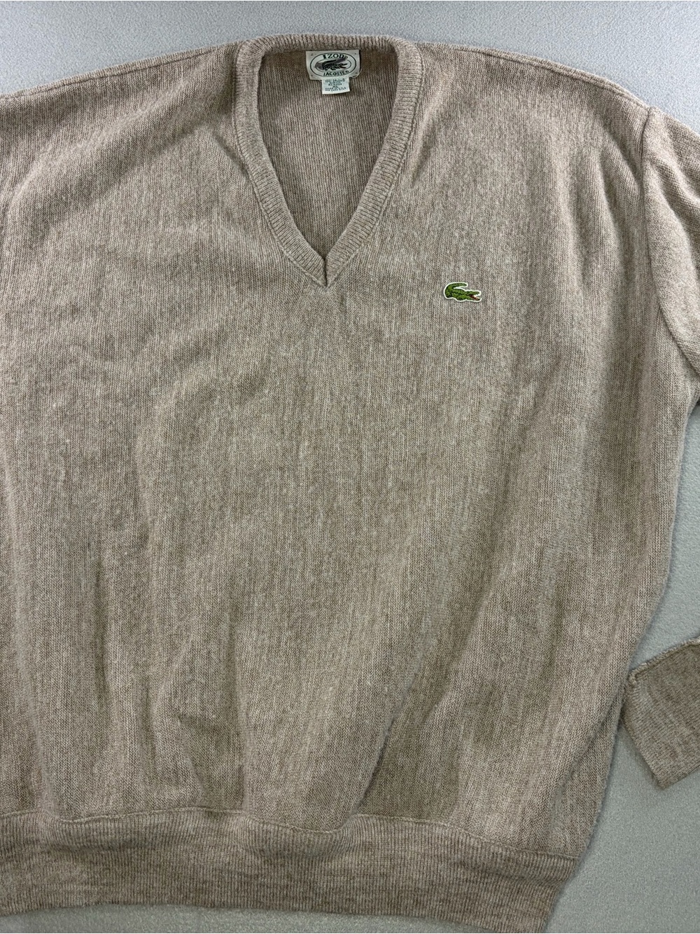 Vintage 80’s Izod Lacoste Men’s V-Neck Wool Sweater in Light Taupe